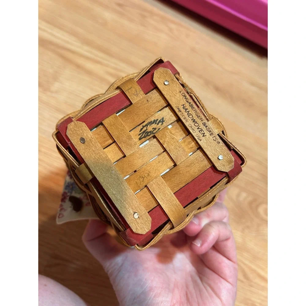 Longaberger 2002 Handwoven Square Basket Wood Lid Liner Protector Heart Charm